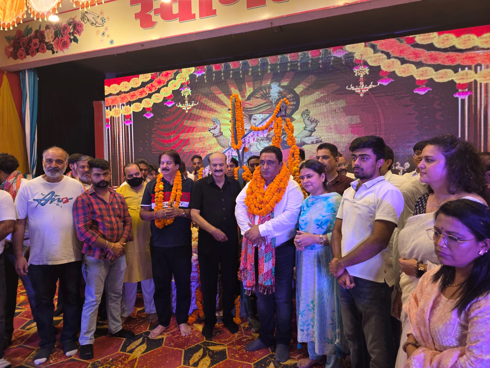 शिव मंदिर रामलीला का पालिका अध्यक्ष मनोज गुंबर द्वारा शुभारंभ