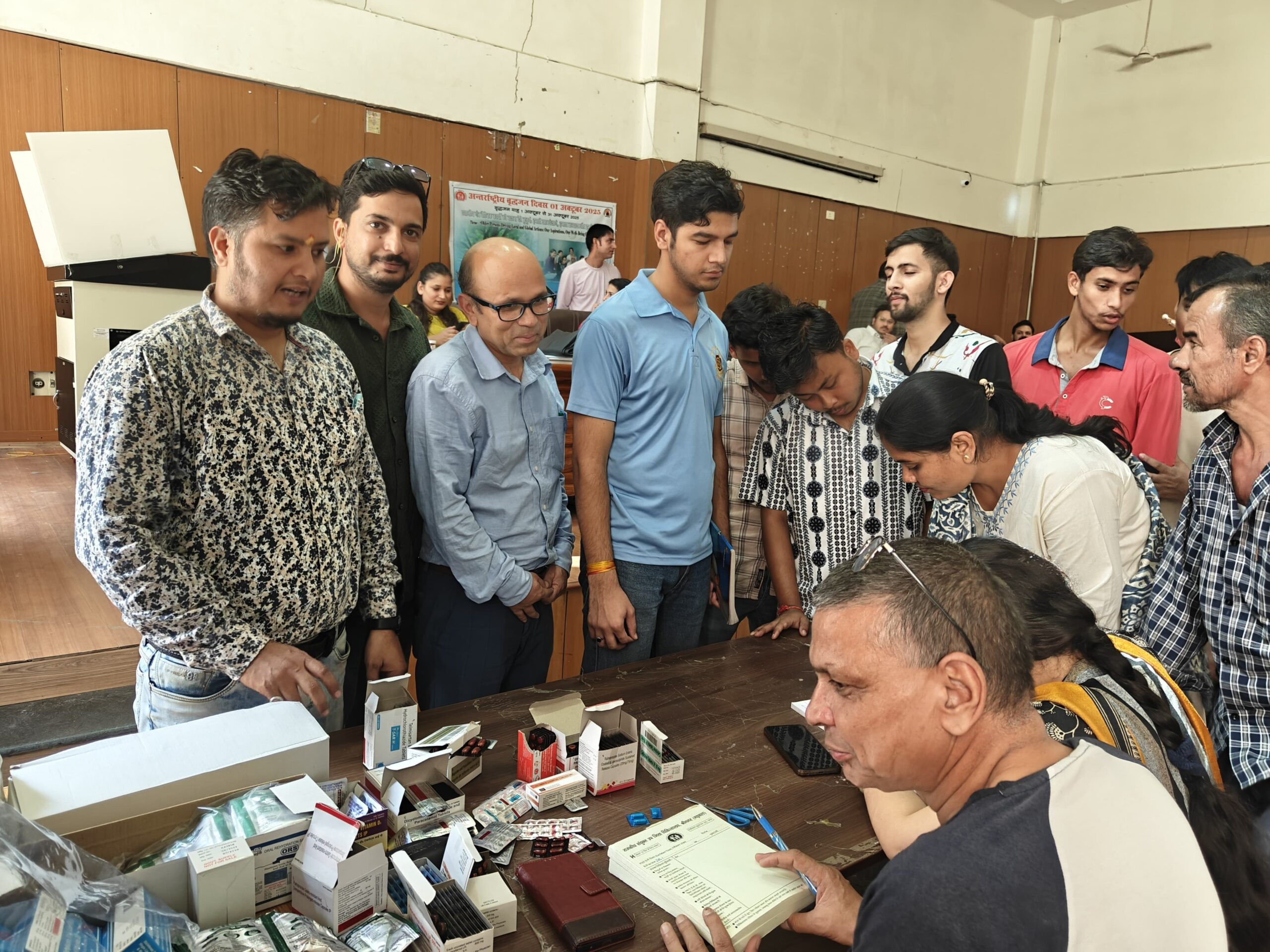 गढ़वाल विश्वविद्यालय में स्वास्थ्य शिविर-201 से अधिक छात्र-छात्राओं व कर्मचारियों ने कराया स्वास्थ्य परीक्षण