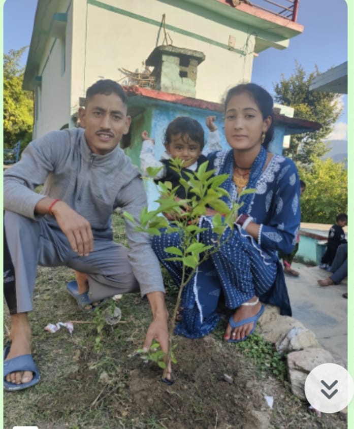 हरित संस्कार की मिसाल-कान्हा के जन्मदिन पर लगा समलौण पौधा,पर्यावरण संरक्षण का दिया संदेश