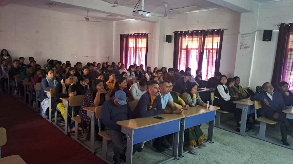 गढ़वाल विश्वविद्यालय के बीजीआर परिसर पौड़ी में गोधुली लघु फिल्म की भव्य स्क्रीनिंग,छात्रों की रचनात्मक प्रतिभा का हुआ उत्सव