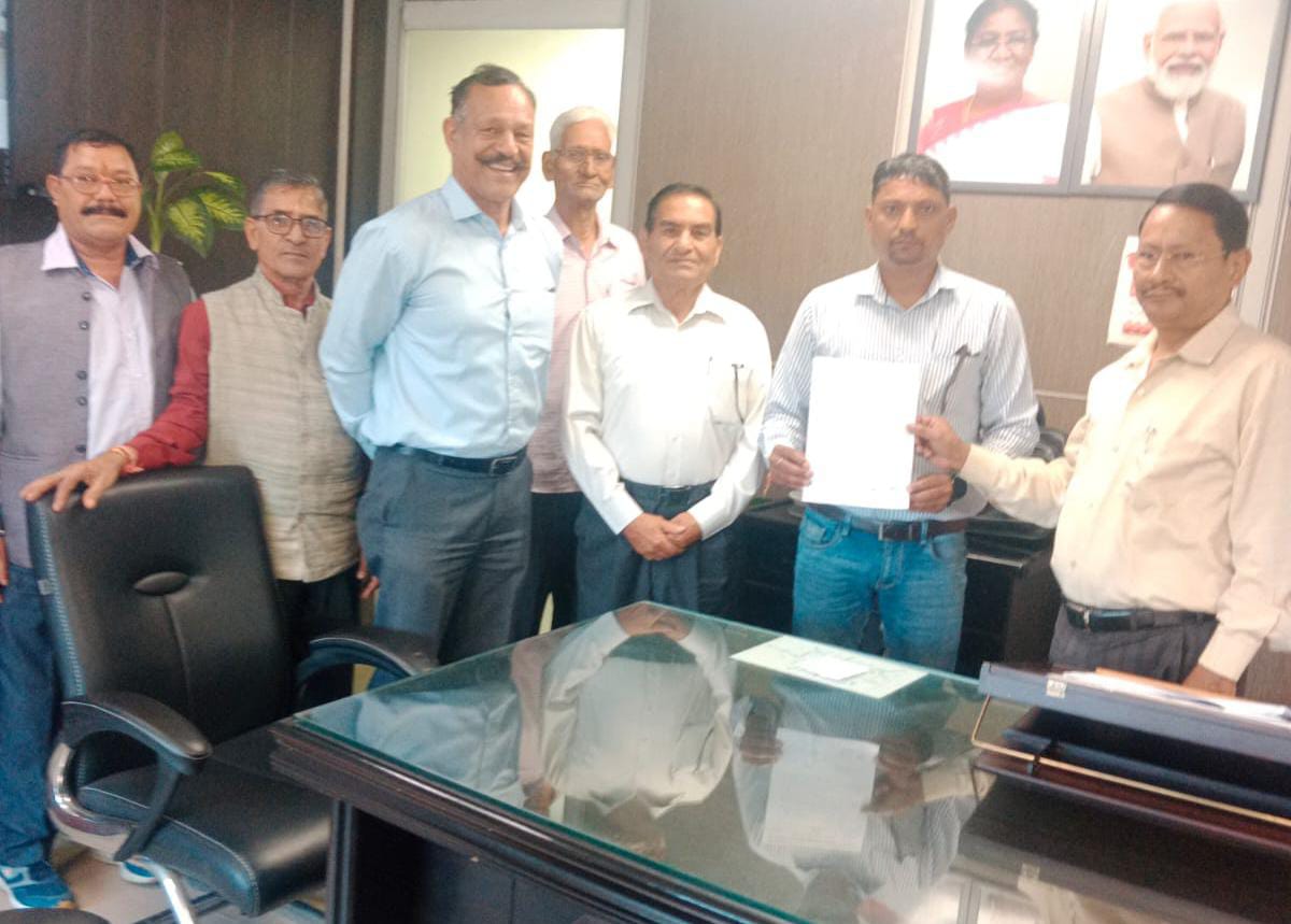 आवासीय कॉलोनी में व्यावसायिक निर्माण पर उठे सवाल-एमडीडीए में पहुंचा डांडा धर्मपुर कॉलोनी प्रतिनिधिमंडल,जांच के आदेश