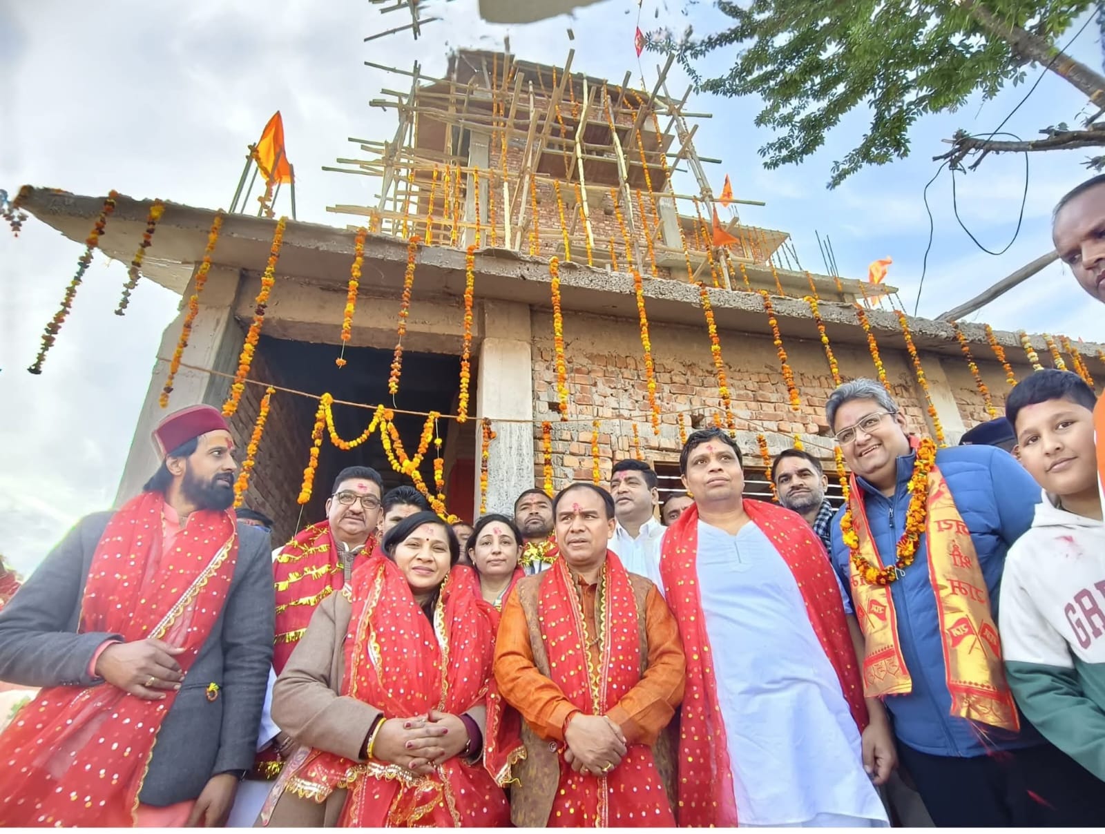 आस्था और परंपरा के प्रतीक बूंखाल मेले में आचार्य बालकृष्ण और स्वास्थ्य मंत्री डॉ.धन सिंह रावत ने किया प्रतिभाग