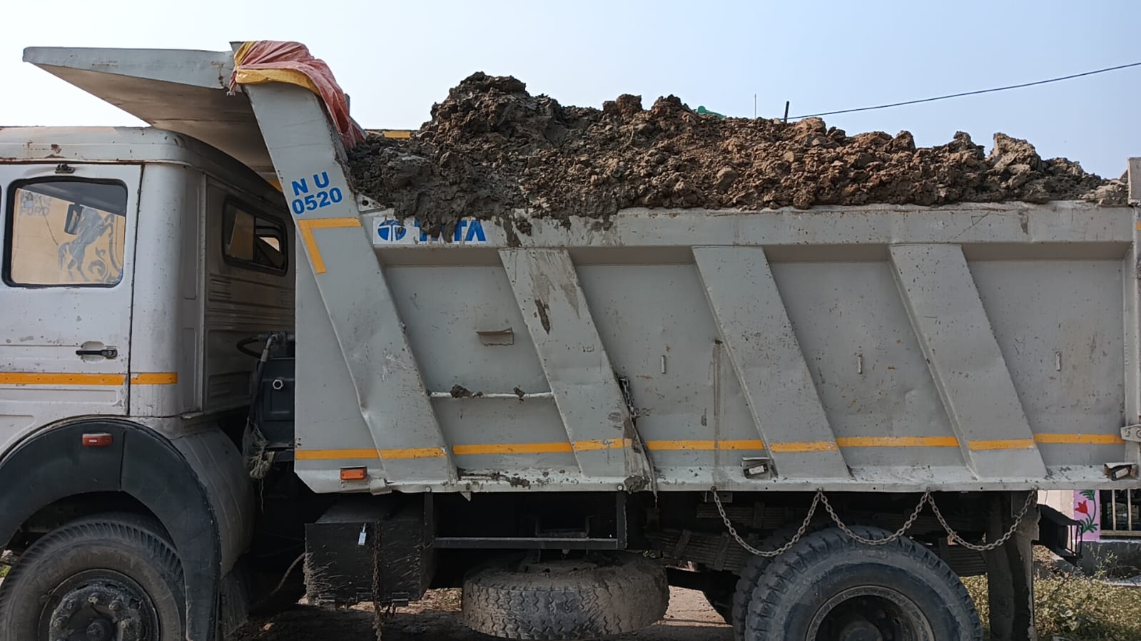 अवैध खनन पर प्रशासन का बड़ा प्रहार: SDM जुवाठा की कार्रवाई में चार वाहन पकड़े, ओवरलोडिंग और बिना कागज़ों के दौड़ रहा था खनन माफियाओं का नेटवर्क।