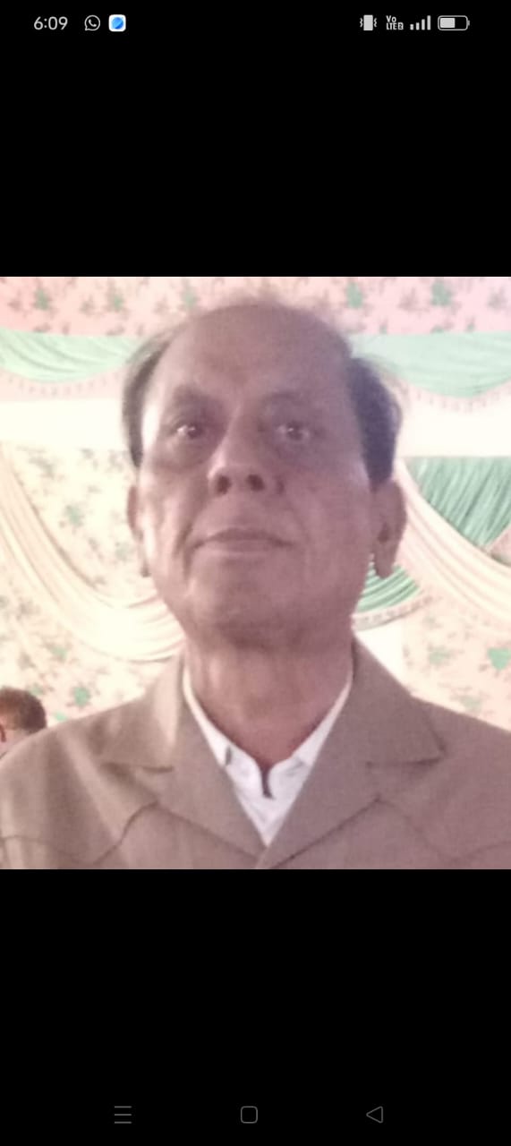 नेत्रदान-महादान,मृत्योपरांत भी देखेंगी श्री सोमनाथ चावला जी की आंखें,अब उनकी आंखों से होगा दो लोगों के जीवन मे उजाला*गदरपुर । वार्ड नं 6 कुंज विहार कॉलोनी गदरपुर निवासी श्री सोमनाथ चावला के देहावसान के पश्चात उनके पुत्र श्री पंकज चावला और अनुज चावला ने नेत्रदान हेतु सहमति देकर एक अनुकरणीय उदाहरण प्रस्तुत किया। श्री सोमनाथ चावला जी के ब्रह्मलीन होने के समाचार पर सोचो डिफरेंट संस्था के संदीप चावला व विकास भुसरी के अनुरोध पर महाराजा अग्रसेन ग्लोबल चैरिटेबल ट्रस्ट के चेयरमैन एस के मित्तल की उपस्थिति में सी आर मित्तल नेत्रदान केंद्र के मेडिकल डायरेक्टर डॉ एल एम उप्रेती के निर्देशन में आई टेक्नीशियन मनीष रावत ने कागजी औपचारिकता पूरी कर नेत्रदान की प्रकिया सम्पन्न की। इस नेत्रदान के लिए महाराजा अग्रसेन ग्लोबल चैरिटेबल ट्रस्ट के ट्रस्टियों ने परिवार के सभी सदस्यों का आभार व्यक्त किया और सोचो डिफरेंट,भारत विकास परिषद एवम अन्य सभी स्वयंसेवी संस्थाओं का इस महत्वपूर्ण कार्य में योगदान के लिए आभार जताया।