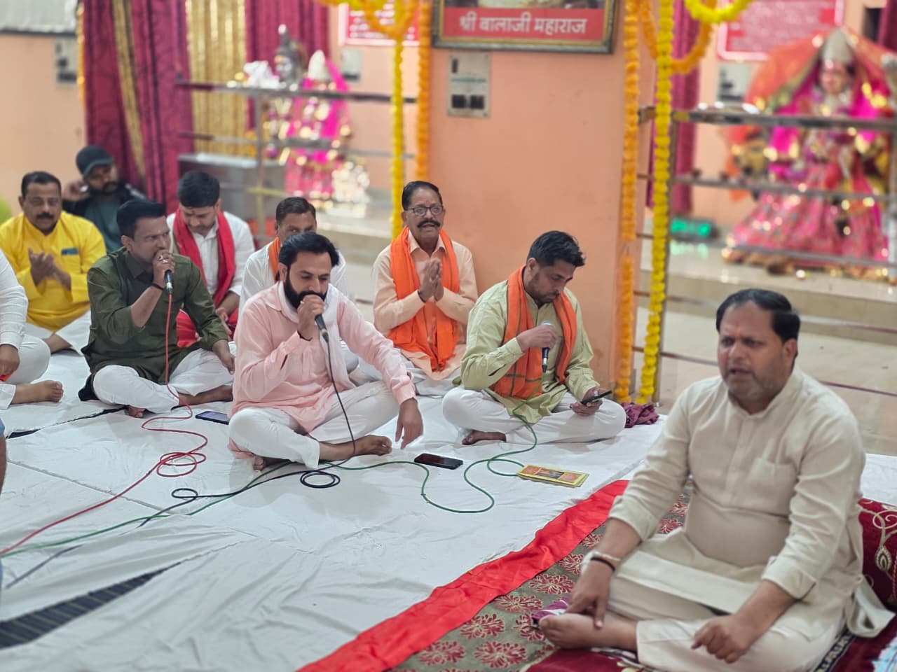 “मेरी मईया ने कैसी सौगात दे दी, जागरण के लिए सारी रात दे दी”