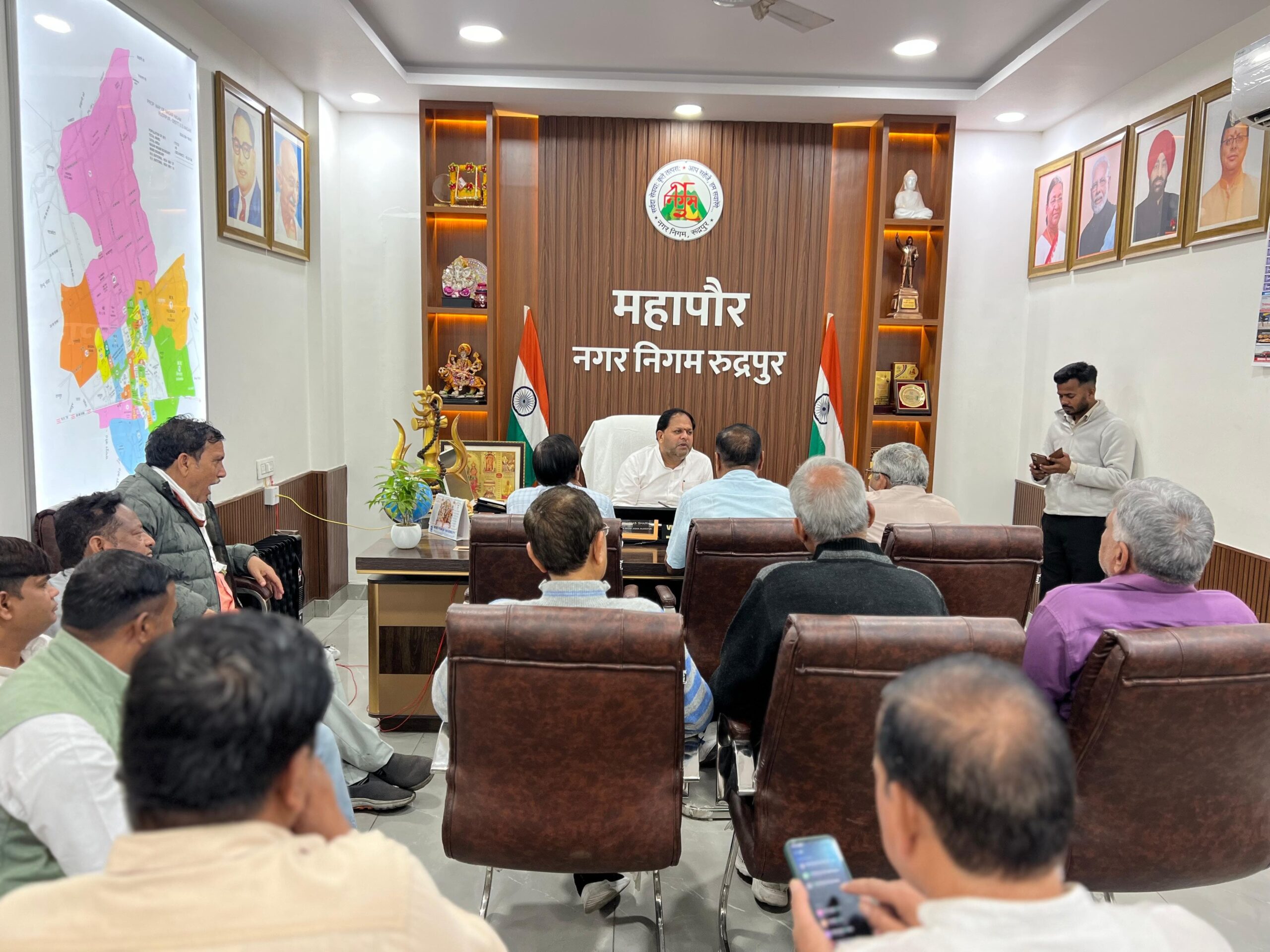 बाईपास चौड़ीकरण की जद में आ रहे व्यापारियों को महापौर ने दिया राहत दिलाने का आश्वासन