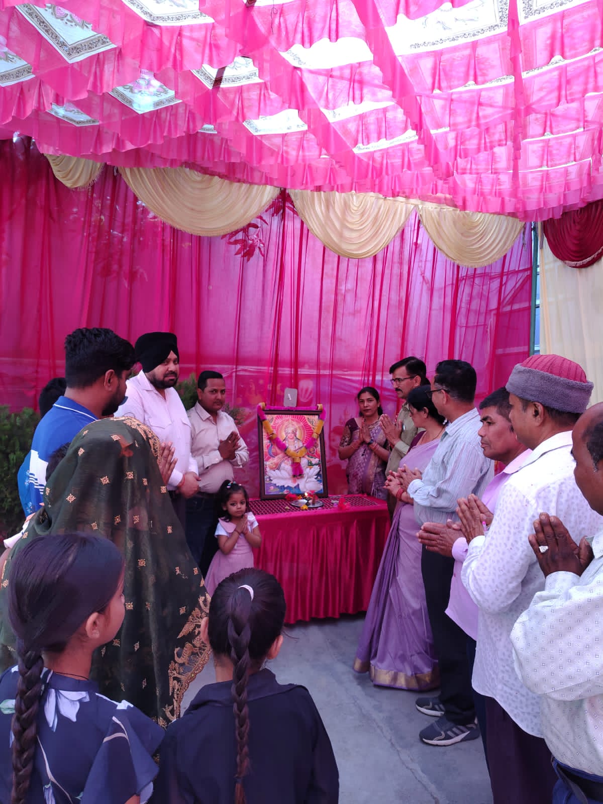 के जे एम सीनियर सेकेंडरी स्कूल नानकमत्ता में वार्षिक परीक्षाफल वितरण समारोह धूमधाम से सम्पन्न, मेधावी विद्यार्थियों को ट्रॉफी व मेडल से किया गया सम्मानित।