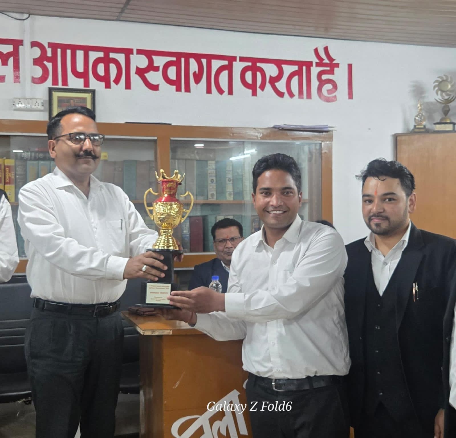 प्रथम जिला स्तरीय कैरम टूर्नामेंट का भव्य समापन सिंगल्स में चंद्रप्रकाश और डबल्स में पंकज-तस्लीम बने चैंपियन।