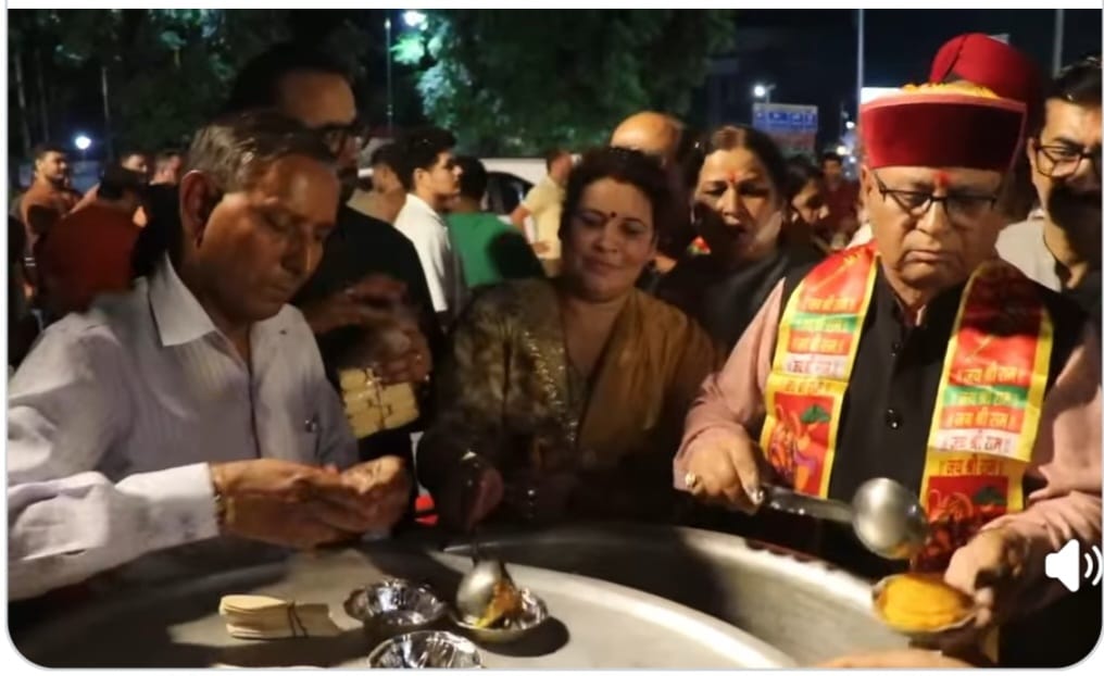 प्रधानमंत्री मोदी के जन्मदिवस पर करनपुर में जलाए हजारों दीप, हलवा प्रसाद का हुआ वितरण