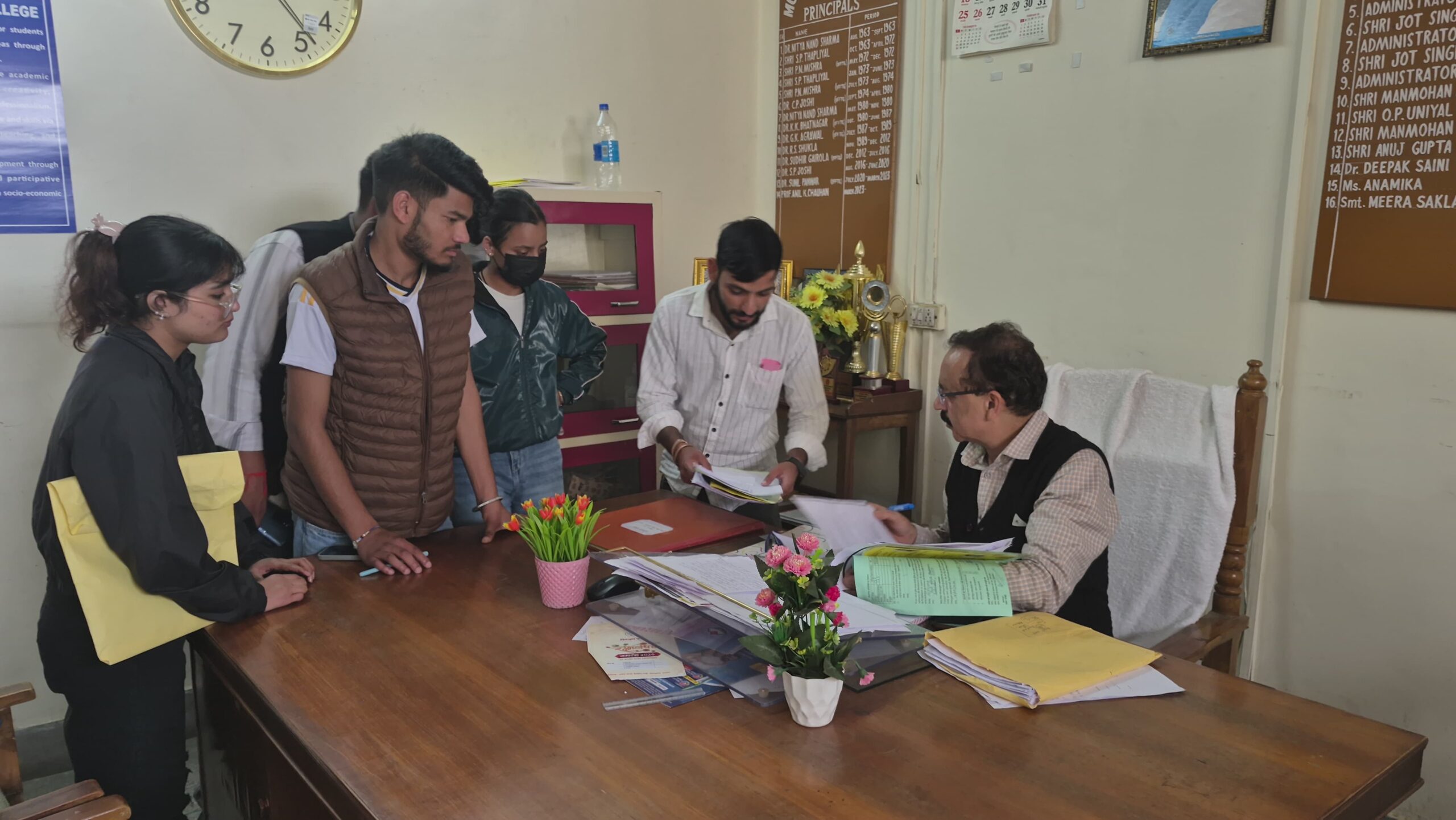 पुरानी पेंशन से पदों के पुनर्गठन तक 12 सूत्रीय मांगों पर गरजे मिनिस्टीरियल कार्मिक,25 सितंबर को पौड़ी में जुटेगा श्रीनगर क्षेत्र