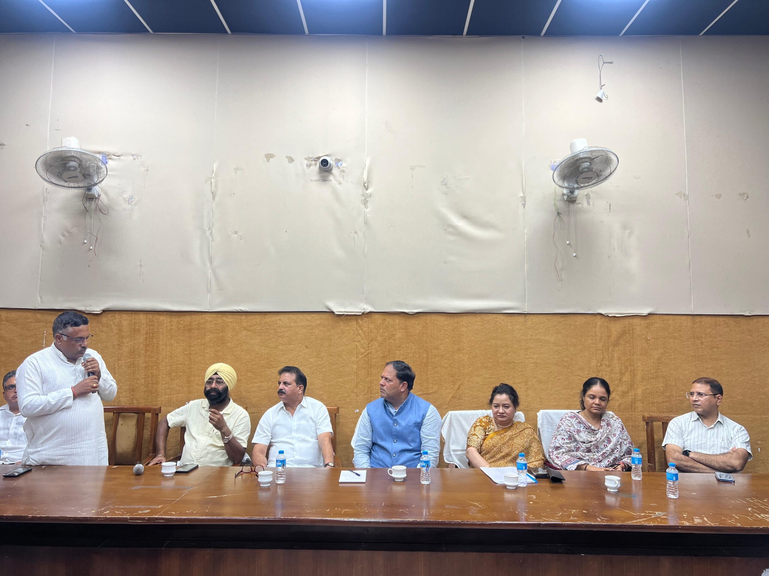 व्यापारियों का उत्पीड़न बर्दाश्त नहीं किया जाएगाः विकास शर्मा