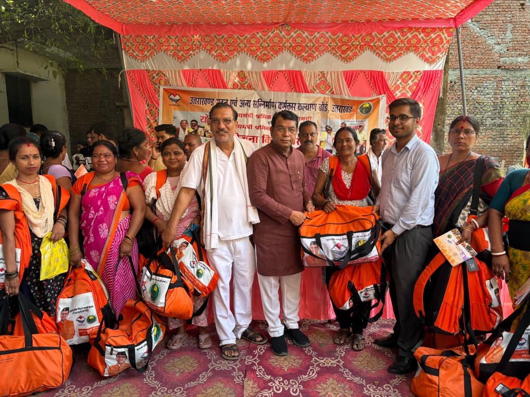 मुखर्जीनगर में 400 श्रमिकों को विधायक शिव अरोरा ने बाटी लेबर किट, विधायक बोले—हर पात्र श्रमिक तक पहुंच रहा है सरकार की योजना का लाभ