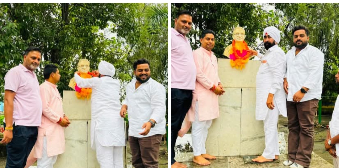 जिलाधिकारी ने जनपद स्तर पर संचालित योजनाओं एवं कार्यक्रमों की प्रगति की समीक्षा की, पार्किंग के लिए उपयुक्त स्थल चिह्नित करने के निर्देश