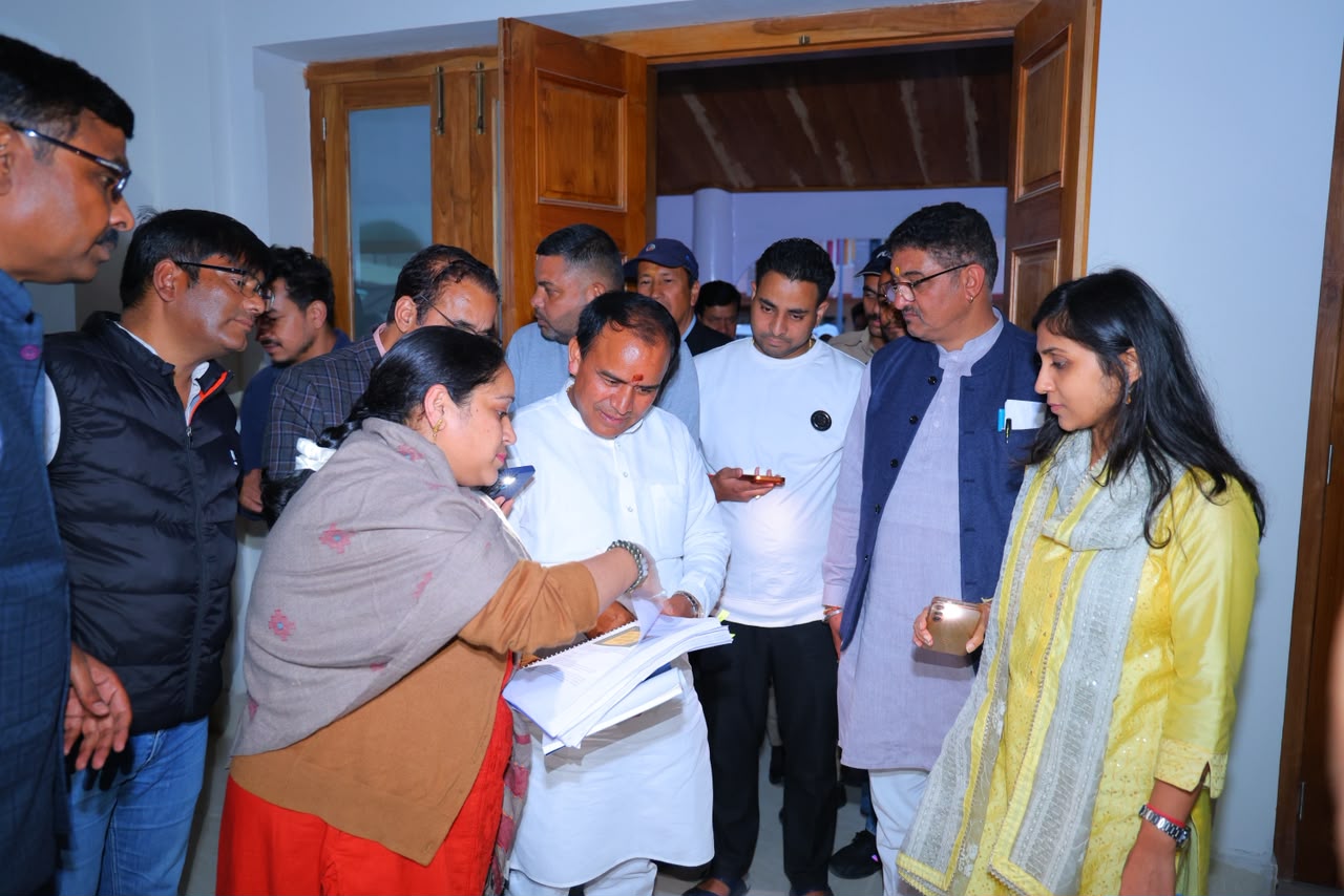 कैबिनेट मंत्री डॉ.धन सिंह रावत ने की आपदा क्षति की समीक्षा-विभागों को दिए त्वरित कार्रवाई के निर्देश