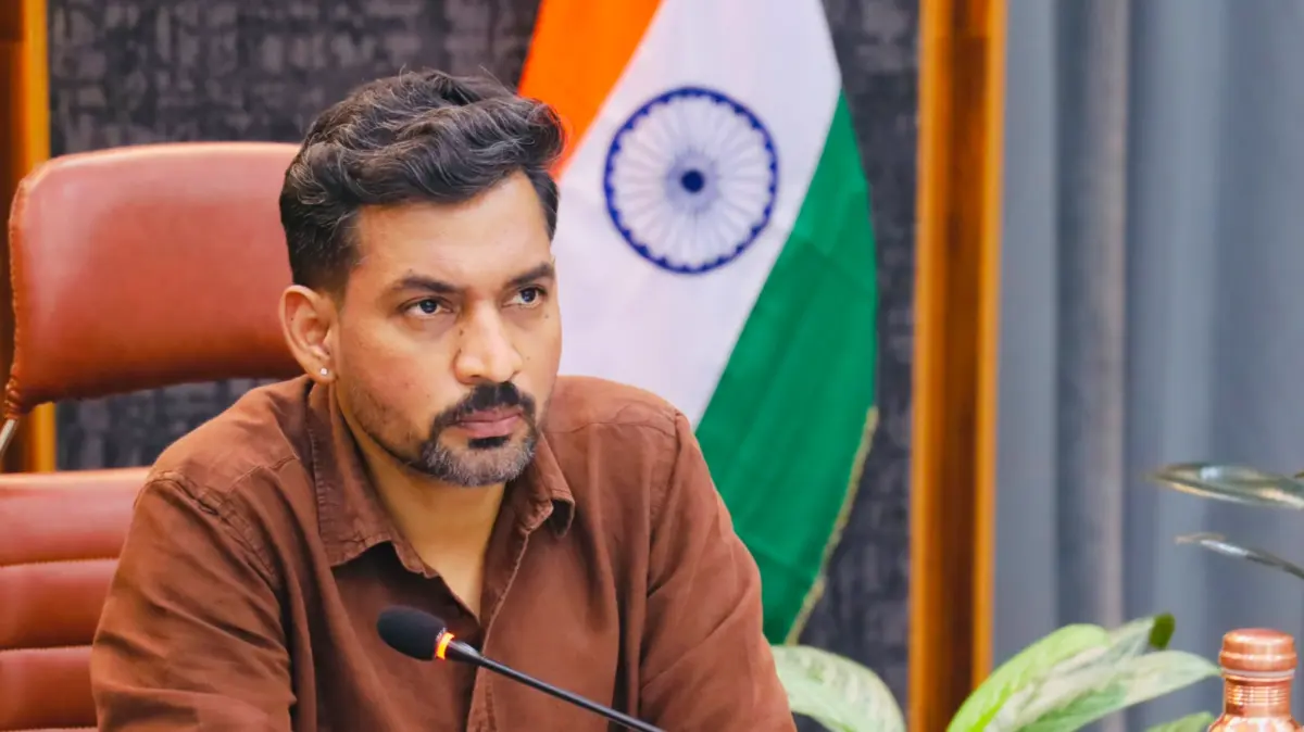 एक-एक पात्र व्यक्ति तक पहुंचे सरकार की योजना; कोई भी पात्र बुजुर्ग न रहे सामाजिक सुरक्षा से वंचितः डीएम