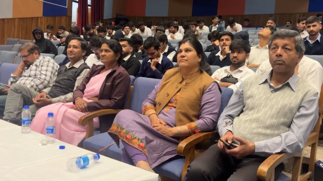 घुड़दौड़ी में 185 इंजीनियरिंग विद्यार्थियों को मिला करियर का मंत्र-कौशल विकास से स्वरोजगार तक के अवसरों की दी जानकारी